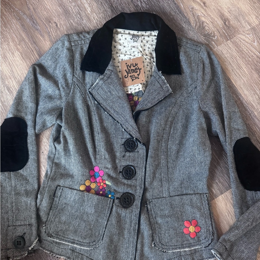 women's herringbone blazer from the brand Ivy Jane Floral Embroidery